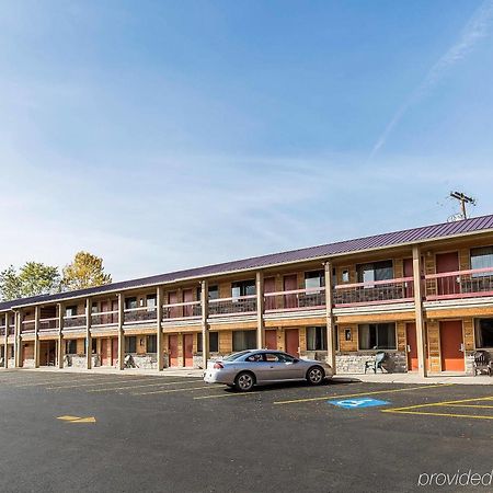 Econo Lodge Inn & Suites Kalispell - Glacier National Park Gateway Exterior foto